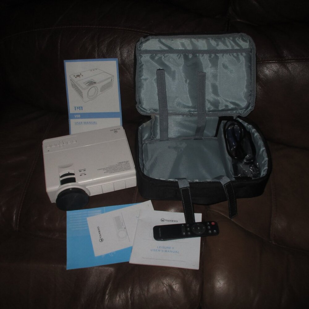 PROJECTOR  Vankyo Leisure  Projector with remote